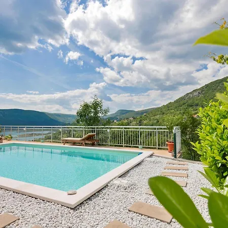 Holiday home Beautiful In Ricice With View *