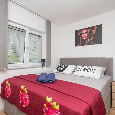 Beautiful In Ricice With View Holiday home *