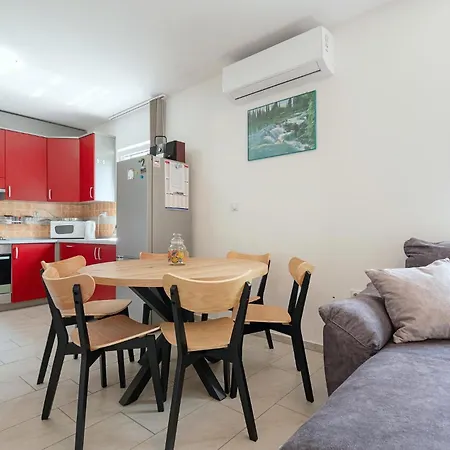 Holiday home Beautiful In Ricice With View Gornji Prolozac