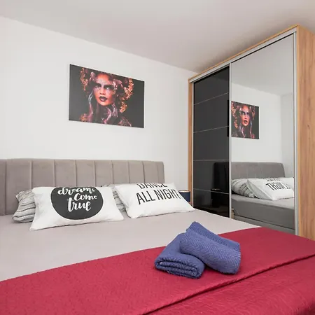 Beautiful In Ricice With View Holiday home *
