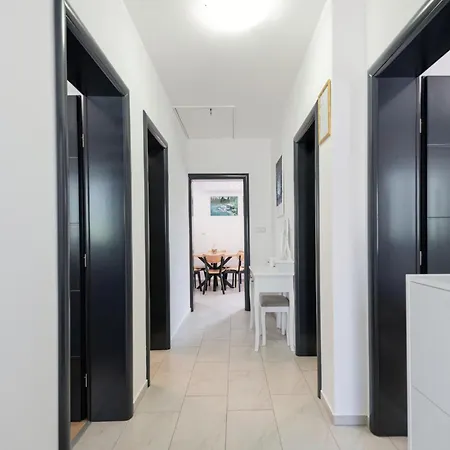 Holiday home Beautiful In Ricice With View *