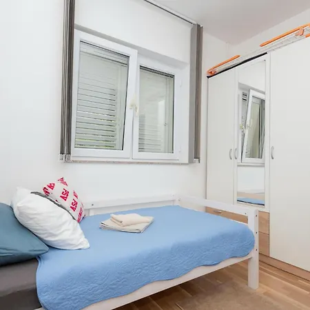 Holiday home Beautiful In Ricice With View Gornji Prolozac